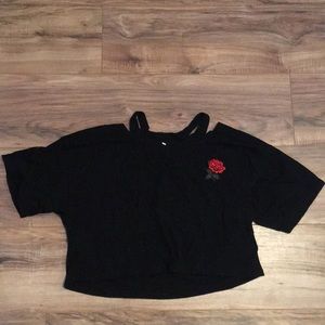 Black t-shirt/crop top!